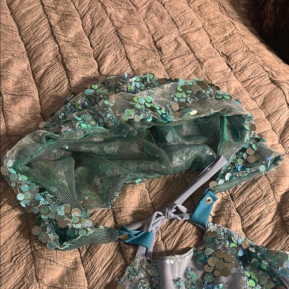 Snowflake Sequin Blue Halter Festival Set - Picture 7 of 13
